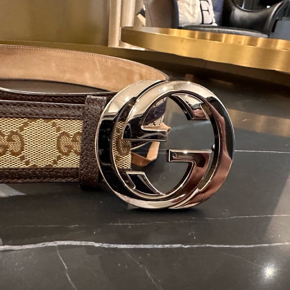Gucci Leather Belt with Double G Silver Shiny Buckle - Picture 6 of 6